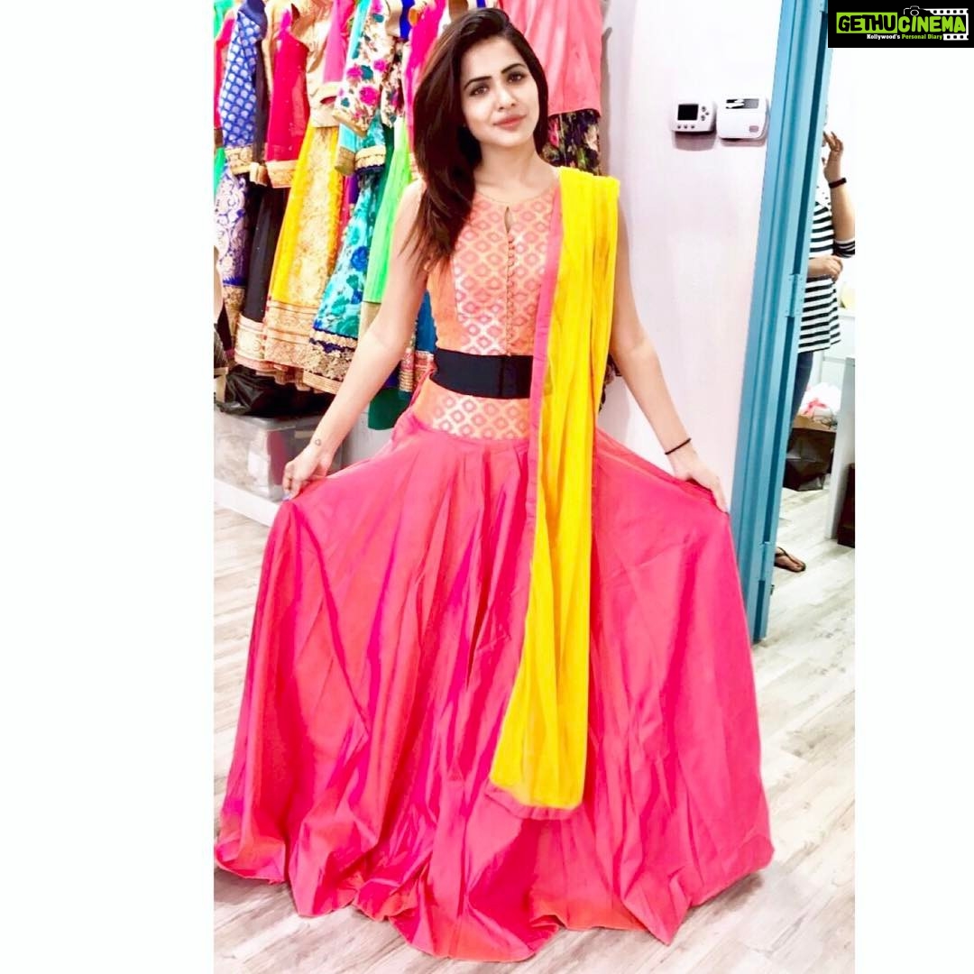 Ashu Reddy Instagram - Love these kind of wearables!•=• #justtrying #loveindianwear 💖
