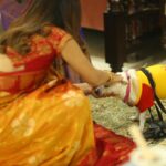 Ashu Reddy Instagram - Devotion is when you hold the well-being of others above your own ~ Sadhguru🍀♥️ #ashureddy #fridaynight #varalakshmipooja 🎉 #begood #dogood @naveen_photography_official 🫶🏻