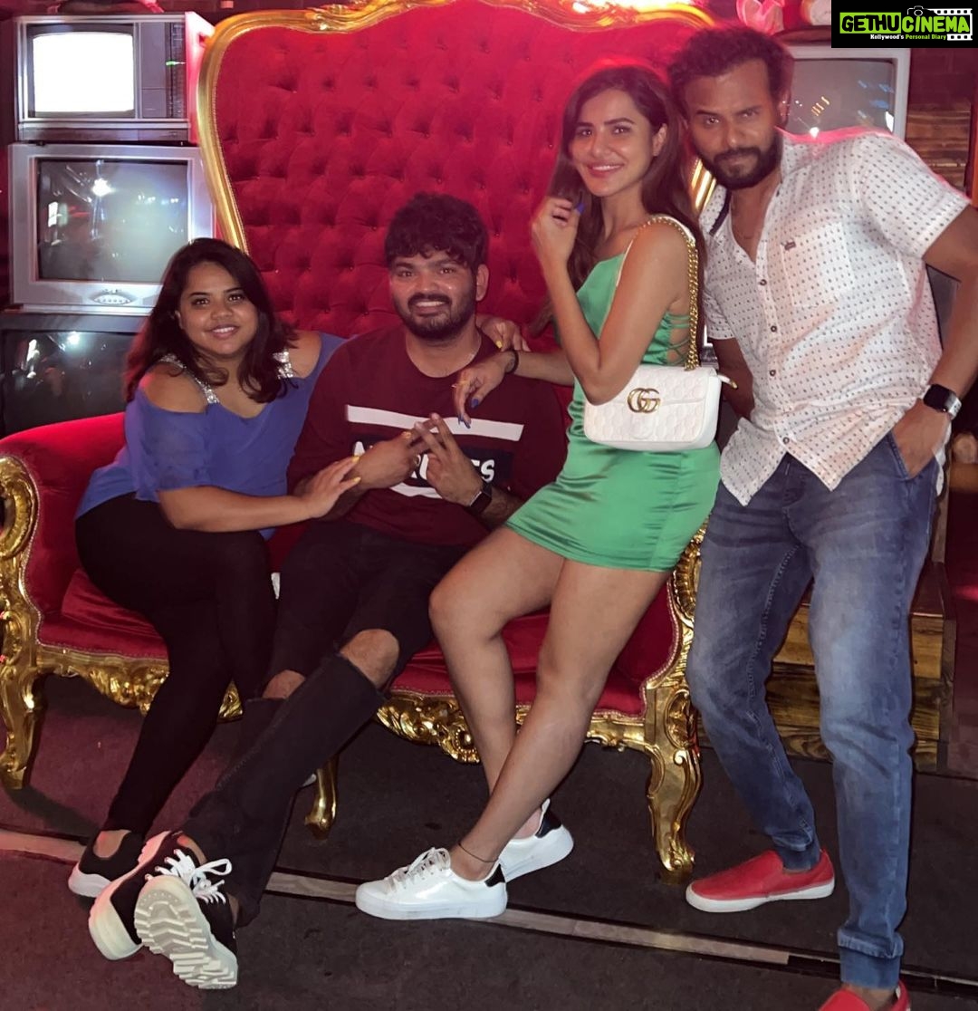 Ashu Reddy Instagram - Blurry nights with my Gucci babes, and my good old friends!! 💙♥️ #ashureddy #miaminightlife #miami #florida The Dirty Rabbit Wynwood