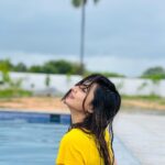 Ashu Reddy Instagram – It’s a super pool day at @outoftheboxhyderabad 🫠♥️ #ashureddy #getawayplace #farmlife 🌸