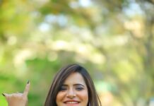 Ashu Reddy Instagram - Dance can brighten your mood!🤷🏻‍♀️💕 For @joshapp.telugu @officialjoshapp #ashureddy #june @naveen_photography_official 👌🏻