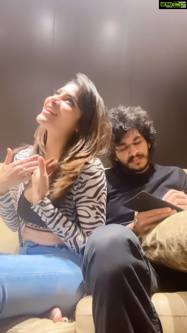 Ashu Reddy Instagram - Comment your Inner feeling!!👻 😂😂 #ashureddy #reelsinstagram #ajaykathurvar