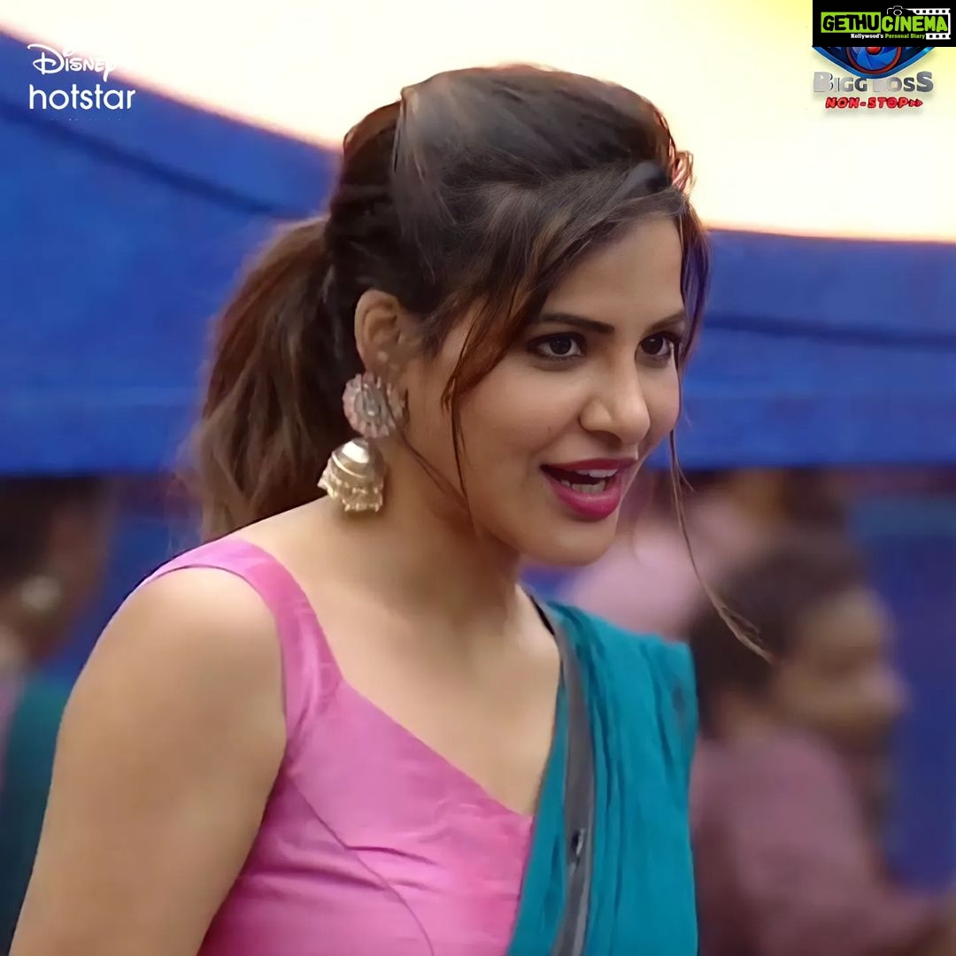 Ashu Reddy Instagram - Let's Support Our #Ashureddy More 1 Day To go ❤️ Go cast your votes for her now on Disney hotstar Follow the steps and vote for her 1. login to Disney+Hotstar App 2. Search for Bigg Boss Non Stop 3. Cast your 10 Votes to Ashu Reddy One can cast their 10 Votes per day. Your votes matter alot 👍 Keep supporting Love you all❤️ - Team Ashu Reddy #BiggBossNonStop #biggbosstelugu #biggboss #disneyhotstar #Pichhekistha #bigbossott #foryou #supportashureddy #biggbossashureddy #gamer #warrior #love #support #voteforashureddy #instagram #supportyourashu