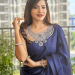 Ashu Reddy Instagram - Happy Vinayaka Chaviti ♥️ May your gold be doubled and diamonds be tripled, and love be infinite 🫶🏻🫠 #ashureddy #vinayakachavithi #girlstyle #traditionalwear 😎