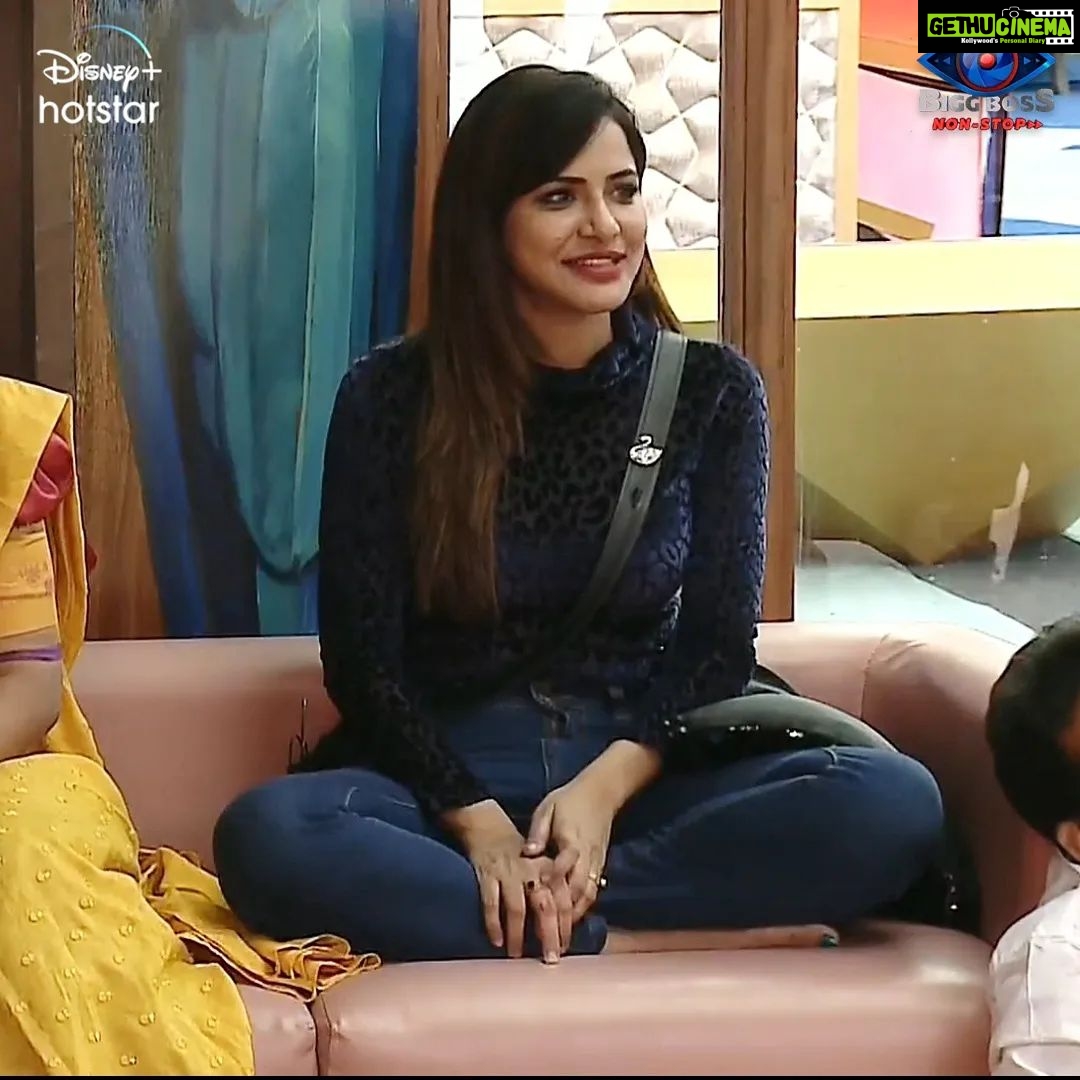 Ashu Reddy Instagram - Good Morning Everyone 🥰 🥰 Happy Sunday & Happy May Day ✌️ #Ashureddy #BiggBossNonStop #biggbosstelugu #biggboss #disneyhotstar #Pichhekistha #bigbossott #foryou #supportashureddy #biggbossashureddy #instagram #supportyourashu #love #sundayfunday #mayday