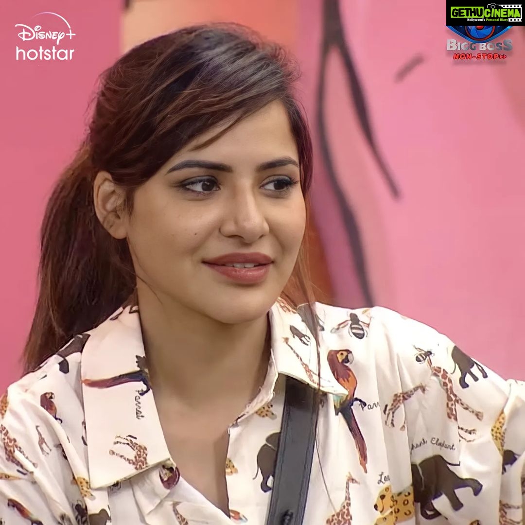 Ashu Reddy Instagram - Support Ashu Reddy ❤️❤️ Go cast your votes for #Ashureddy now on Disney hotstar Follow the steps and vote for her https://www.hotstar.com/1260083643 1. login to Disney+Hotstar App 2. Search for Bigg Boss Non Stop 3. Cast your 10 Votes to Ashu Reddy One can cast their 10 Votes per day. Your votes matter alot 👍 Keep supporting Love you all❤️ - Team Ashu Reddy #BiggBossNonStop #biggbosstelugu #biggboss #disneyhotstar #Pichhekistha #bigbossott #foryou #supportashureddy #biggbossashureddy #gamer #warrior #love #support #voteforashureddy