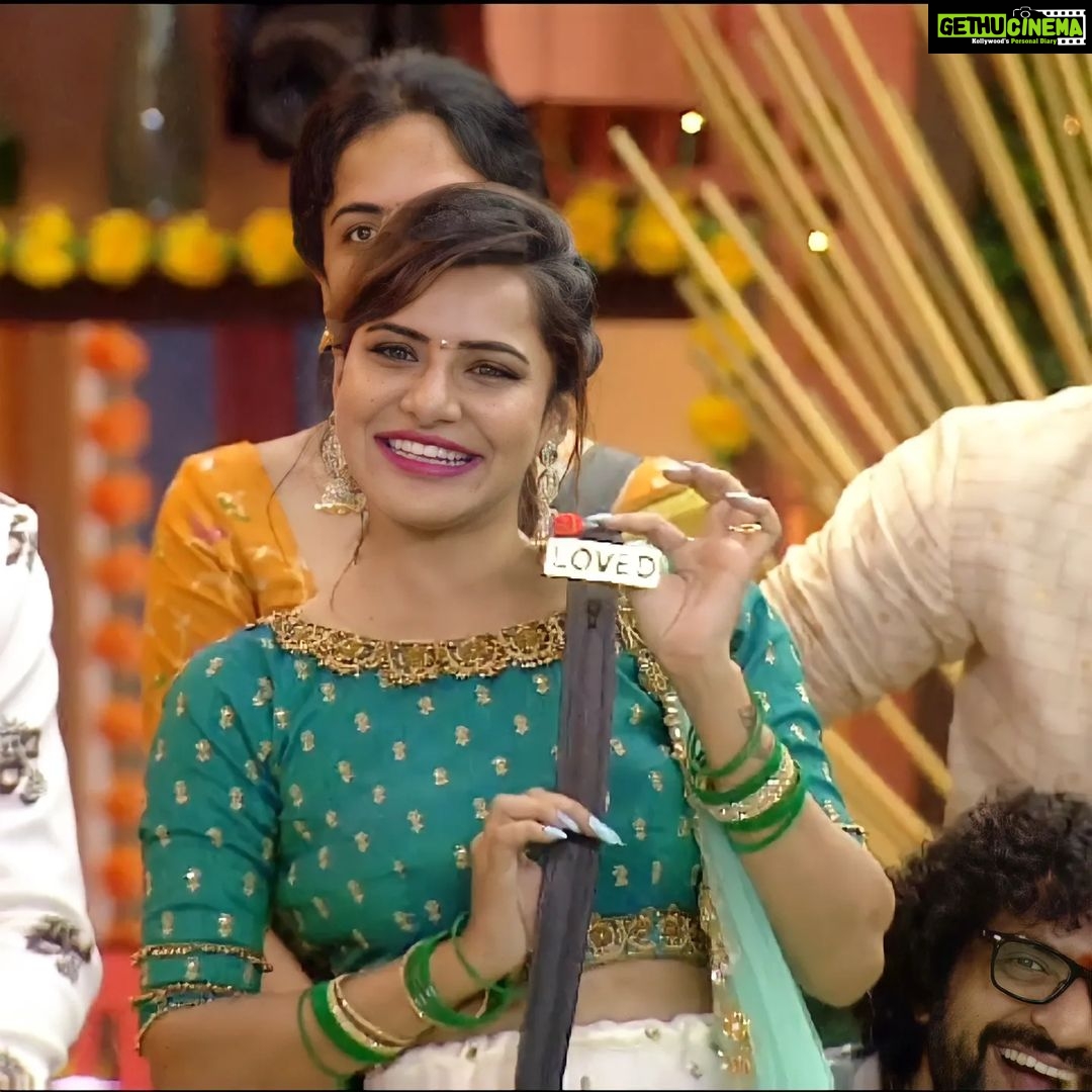 Ashu Reddy Instagram - Loved ❤️ Day 34 at Biggboss House 🏡 Outfit By @girijadesngrgiri #Ashureddy #BiggBossNonStop #biggbosstelugu #biggboss #disneyhotstar #Pichhekistha #bigbossott #foryou #supportashureddy #biggbossashureddy #instagram #supportyourashu #love