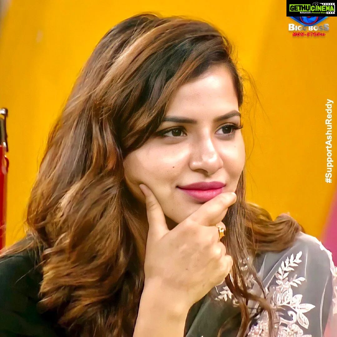 Ashu Reddy Instagram - Leave A Little Sparkle Wherever You Go. 💛💛 Day 24 at Biggboss House 🏡 #Ashureddy #BiggBossNonStop #biggbosstelugu #biggboss #disneyhotstar #Pichhekistha #bigbossott #foryou #supportashureddy #biggbossashureddy #gamer #love #supportyourashu