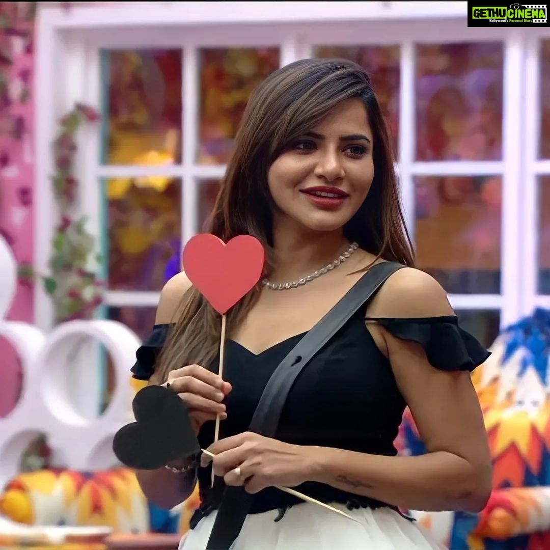Ashu Reddy Instagram - Day 14 At Bigg Boss House 🏡 #Ashureddy #BiggBossNonStop #biggbosstelugu #biggboss #disneyhotstar #Pichhekistha #bigbossott #fire #foryou #supportashureddy #biggbossashureddy #gamer #warrior #love #biggbosspost #instagram