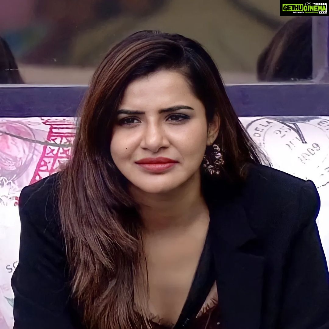 Ashu Reddy Instagram - Day 10 at Bigg Boss House 🏡 Need All Your Love And Support Friends ❤️ It's Time To Save Our #Ashureddy 1. login to Disney+Hotstar App 2. Search for Bigg Boss Non Stop 3. Cast your 10 Votes to Ashu Reddy One can cast their 10 Votes per day. Your votes matter alot 👍 Keep supporting Love you all❤️ - Team Ashu Reddy #BiggBossNonStop #biggbosstelugu #biggboss #disneyhotstar #Pichhekistha #bigbossott #foryou #supportashureddy #biggbossashureddy #gamer #warrior #love #support #voteforashureddy