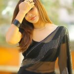 Ashu Reddy Instagram - Emito ivaala kothaga undi🙈♥️ #ashureddy #feelingdreamy #filmybubbles 💥 @naveen_photography_official