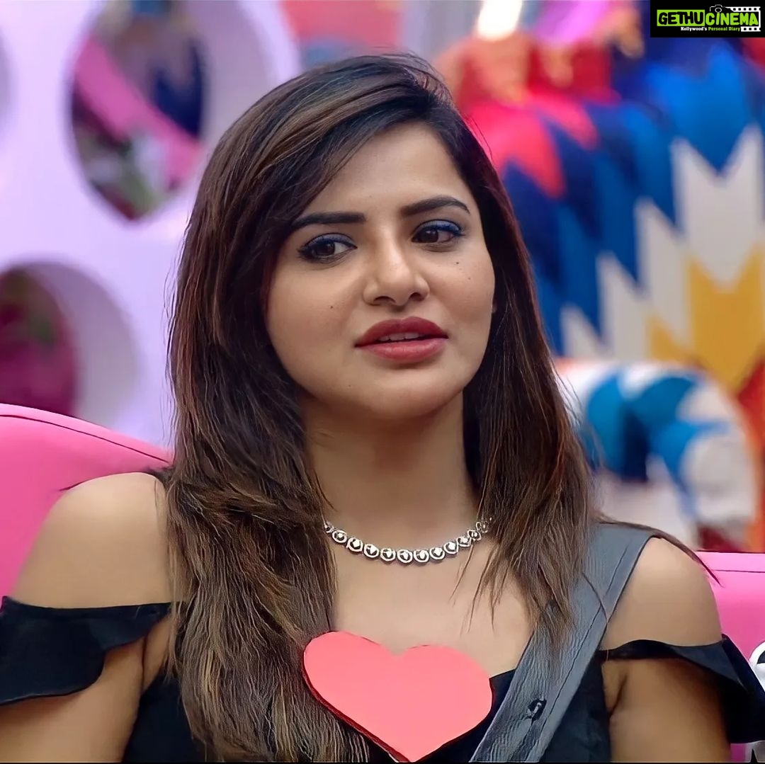 Ashu Reddy Instagram - Day 14 At Bigg Boss House 🏡 #Ashureddy #BiggBossNonStop #biggbosstelugu #biggboss #disneyhotstar #Pichhekistha #bigbossott #fire #foryou #supportashureddy #biggbossashureddy #gamer #warrior #love #biggbosspost #instagram