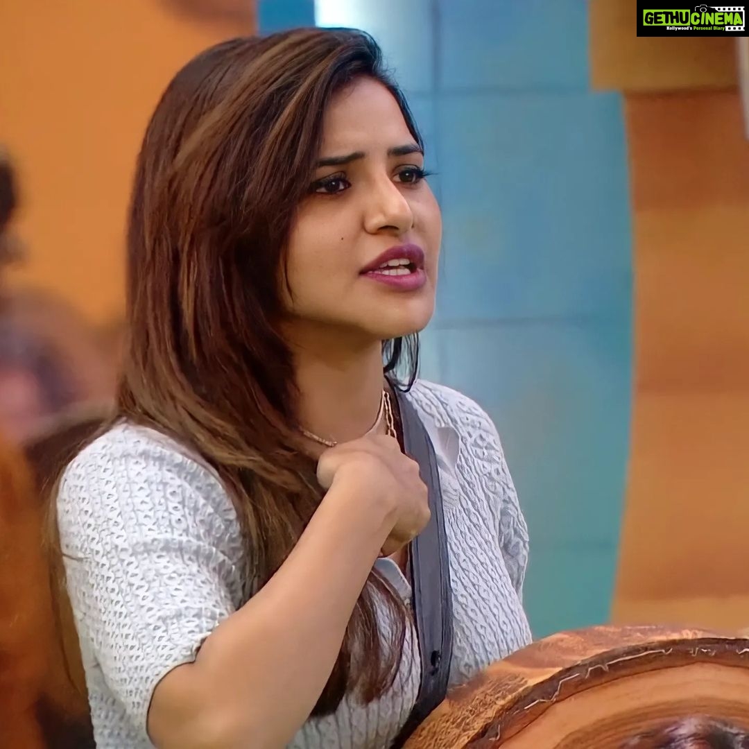 Ashu Reddy Instagram - Day 8️⃣ At Bigg Boss House 🏡 & Happy Women's Day ❤️ #Ashureddy #BiggBossNonStop #biggbosstelugu #biggboss #disneyhotstar #Pichhekistha #bigbossott #fire #foryou #supportashureddy #biggbossashureddy #gamer #warrior #love #biggbosspost #nomination #nominationday #instagrampost #womensday #powerwomen