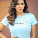 Ashu Reddy Instagram - Money can't buy you happiness?! Habibi, let's go Dubai😍♥️😂 #ashureddy #dubai #travelmore #livemore 😎