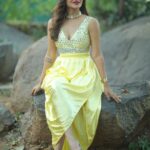 Ashu Reddy Instagram - Hold still, your name is going to get a meaning soon!! ♥️🏆 #ashureddy 🌟 @petalsbyswathi 🎉 @naveen_photography_official