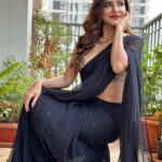 Ashu Reddy Instagram - Black saree is always a high 🌹🌟 #ashureddy #sareefeels #inauguration #hilifeexhibition ☘️