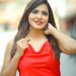 Ashu Reddy Instagram - It's February, means, time to love!!! 😜 #ashureddy #februarydays #loveisallweneed #lovethememories❤️ @naveen_photography_official