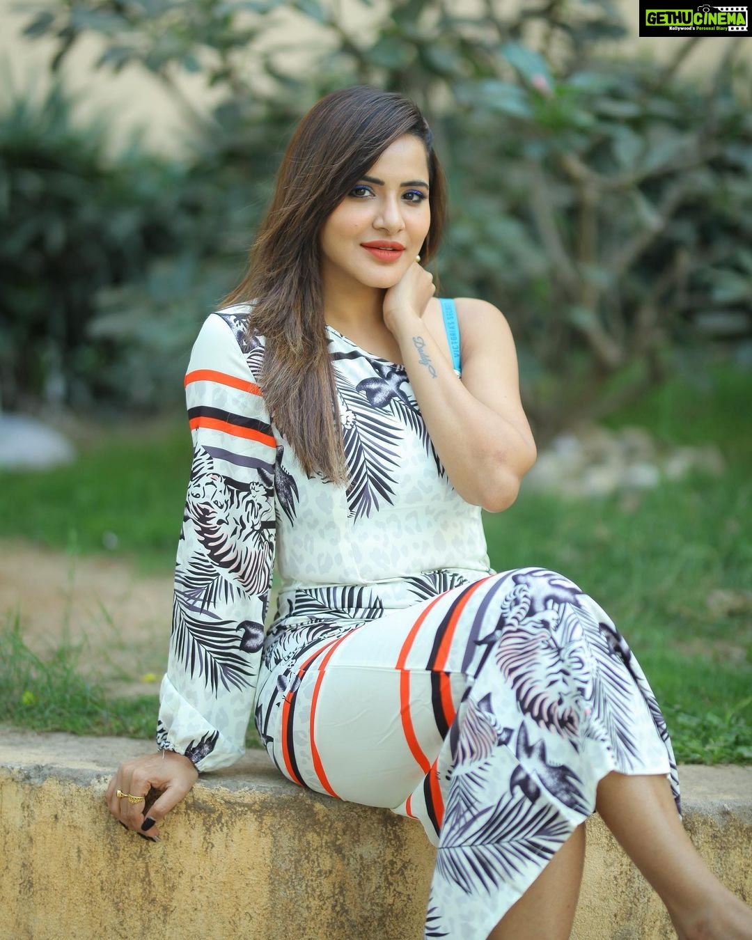 Ashu Reddy Instagram - If happiness is YOU, then I want YOU..!! πΈβ€οΈπ #ashureddy #feelinggrateful #photooftheday @naveen_photography_official @hairstylistravi #2022