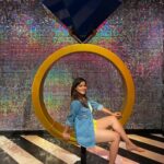 Ashu Reddy Instagram – Blue sapphire went wrong 😜😫🧚🏻‍♀️ #ashureddy #dubaitravel #vacationvibes #funny Madame Tussauds Dubai