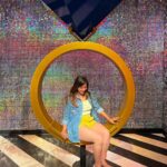 Ashu Reddy Instagram – Blue sapphire went wrong 😜😫🧚🏻‍♀️ #ashureddy #dubaitravel #vacationvibes #funny Madame Tussauds Dubai