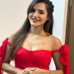 Ashu Reddy Instagram - Red wine 🍷 #ashureddy #reddress❤️