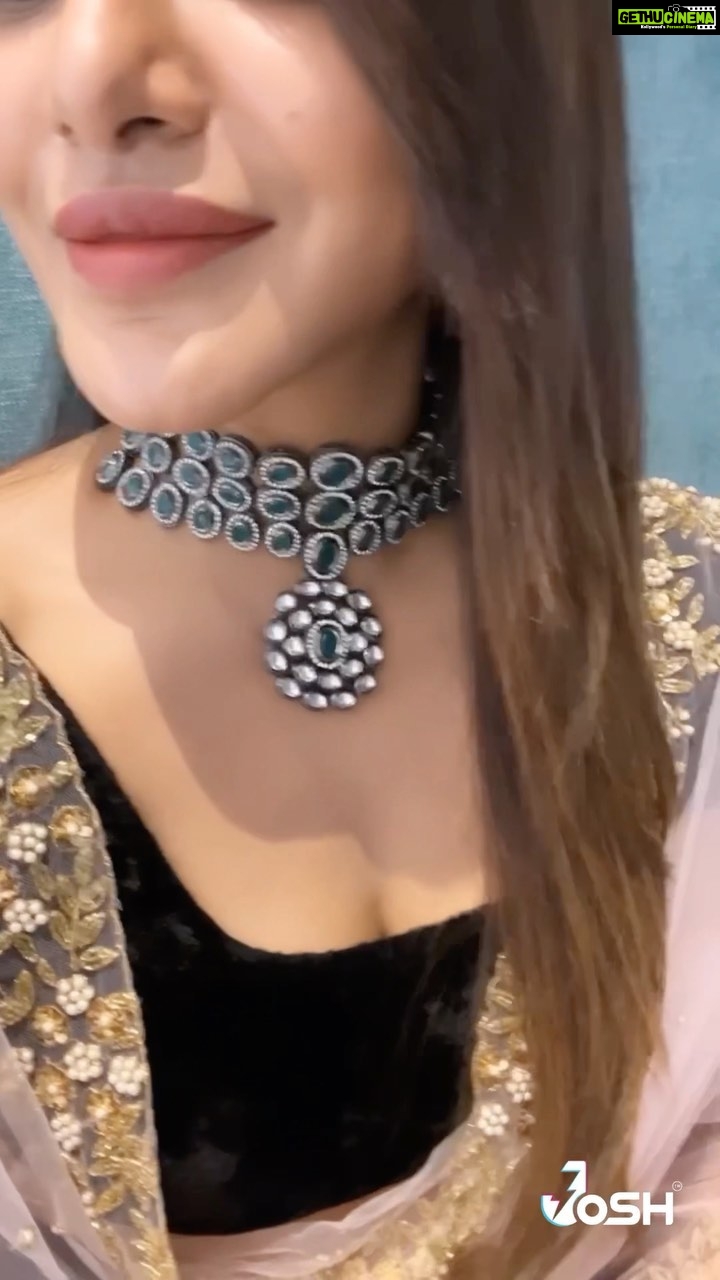 Ashu Reddy Instagram - Baguntundi ♥️ #ashureddy #reels @petalsbyswathi 💋 @officialjoshapp @joshapp.telugu #vibesofvisuals #2022