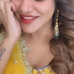Ashu Reddy Instagram - Vaaya.. En veera♥️ #ashureddy #reels #vibes #tamil #vayaenveera