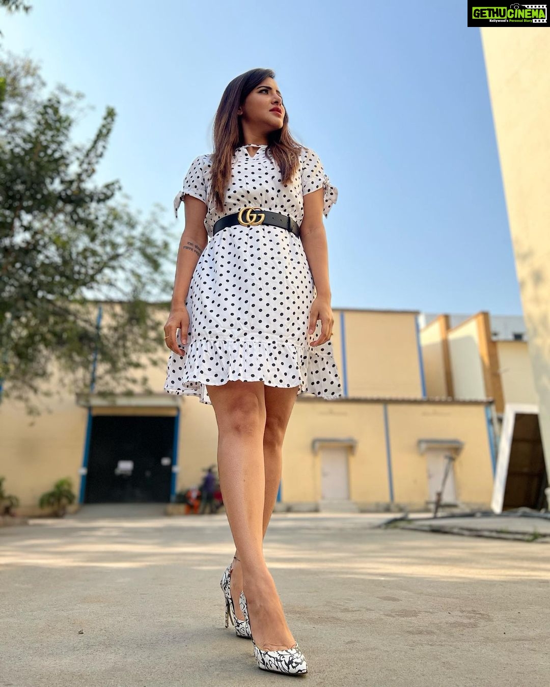 Ashu Reddy Instagram - Spread love and peace!!♥️ Happy Christmas everyone!! 🎄❤️ #ashureddy #itschristmastime #festivalofgifts #kindnessmatters #godisgood
