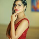 Ashu Reddy Instagram - Our words are closely heard by God, so better pray and not prey. 🙆🏻‍♀️🔥♥️ #ashureddy #godisgood #gratitude #kindnesshelps @naveen_photography_official @hairstylistravi