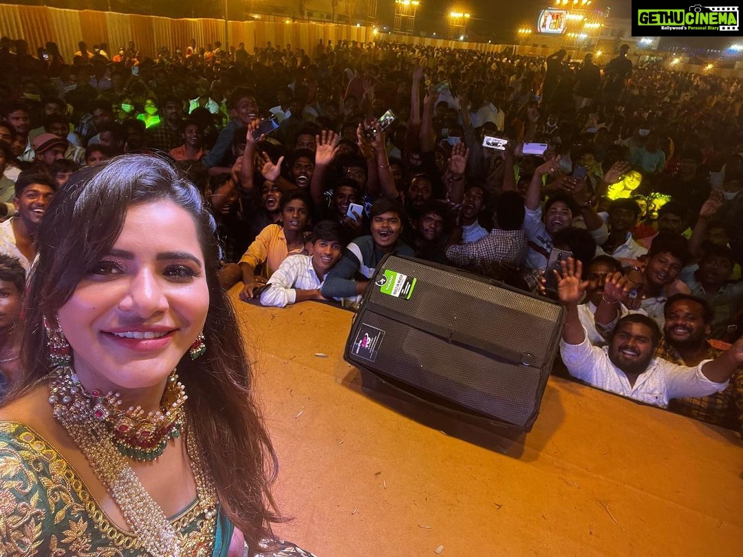 Ashu Reddy Instagram - Maybe this is called Love 💗 feeling blessed to meet you all here at Rajamundry today♥️ #ashureddy #events #grateful #thankful Rajahmundry