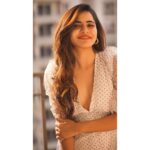 Ashu Reddy Instagram - The golden hour retreat 💛 #ashureddy #photooftheday #photoeveryday #subscribe