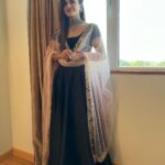 Ashu Reddy Instagram - For an event today✈️❤️ wearing @petalsbyswathi !!👁♥️ @swathi_savya #ashureddy #rajamundry #workhardshopharder 😛 #thankfulalways Rajahmundry