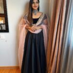 Ashu Reddy Instagram - For an event today✈️❤️ wearing @petalsbyswathi !!👁♥️ @swathi_savya #ashureddy #rajamundry #workhardshopharder 😛 #thankfulalways Rajahmundry