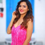 Ashu Reddy Instagram - Pinky promise 💕 #ashureddy #feelmylove