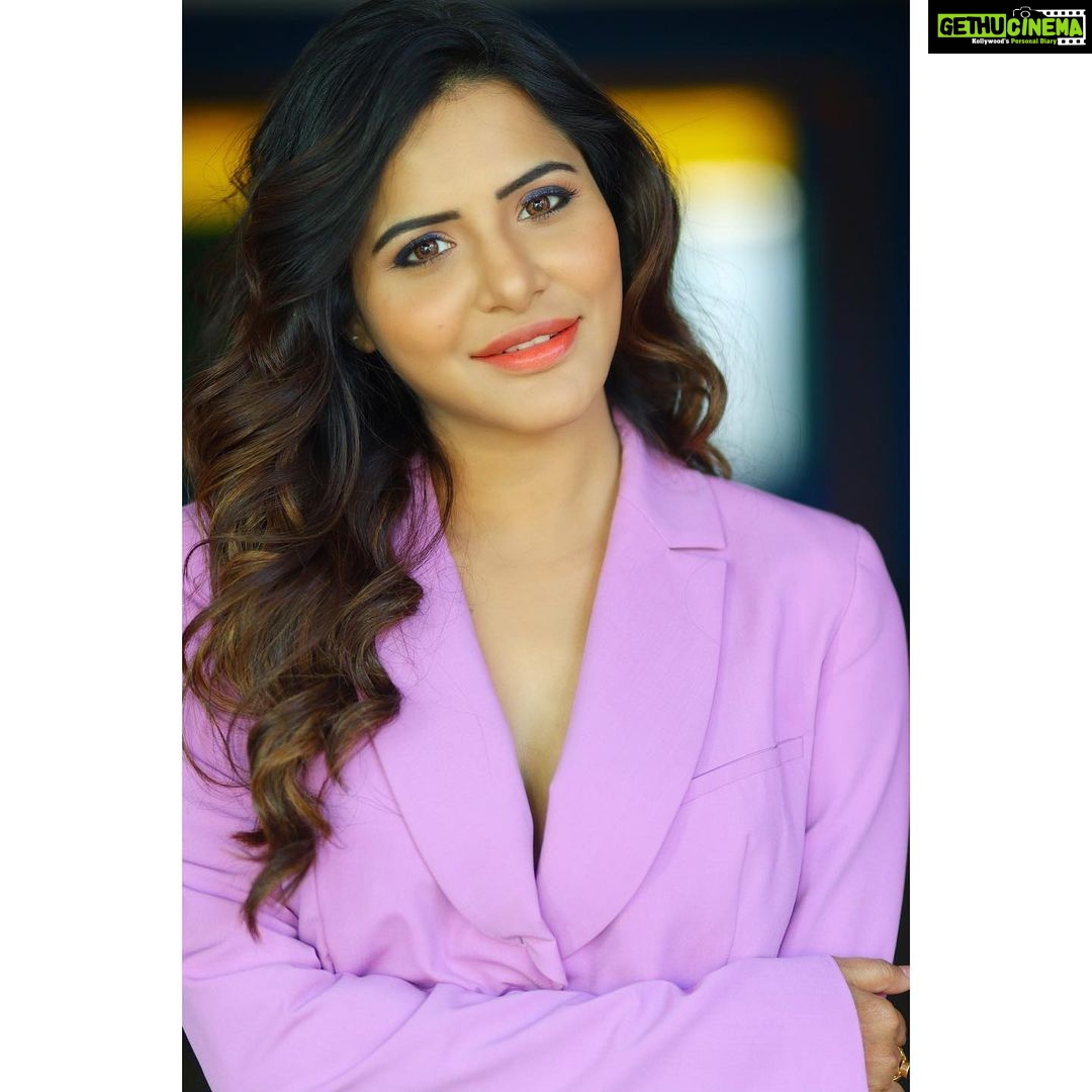 Ashu Reddy Instagram - Hi, what plans for New Year? ♥️