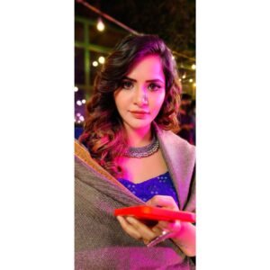 Ashu Reddy Instagram - A TRIBUTE TO SAMANTHA..!! 😍♥️ Coming soon, I'm sure you already guessed the song!! For the first time ever, tried something like this! #ashureddy #tributetosam #albumsong 

Make over by @celebritysecretsindia 

Directed by
@w_i_n_od 

Production 
@tree_.house_. 
Styled by
@pravalli_sarma

Choreography 
@_tejaswani_behera_official_ @sudarshan_master_official 

Dop 
@rehanshaik_17