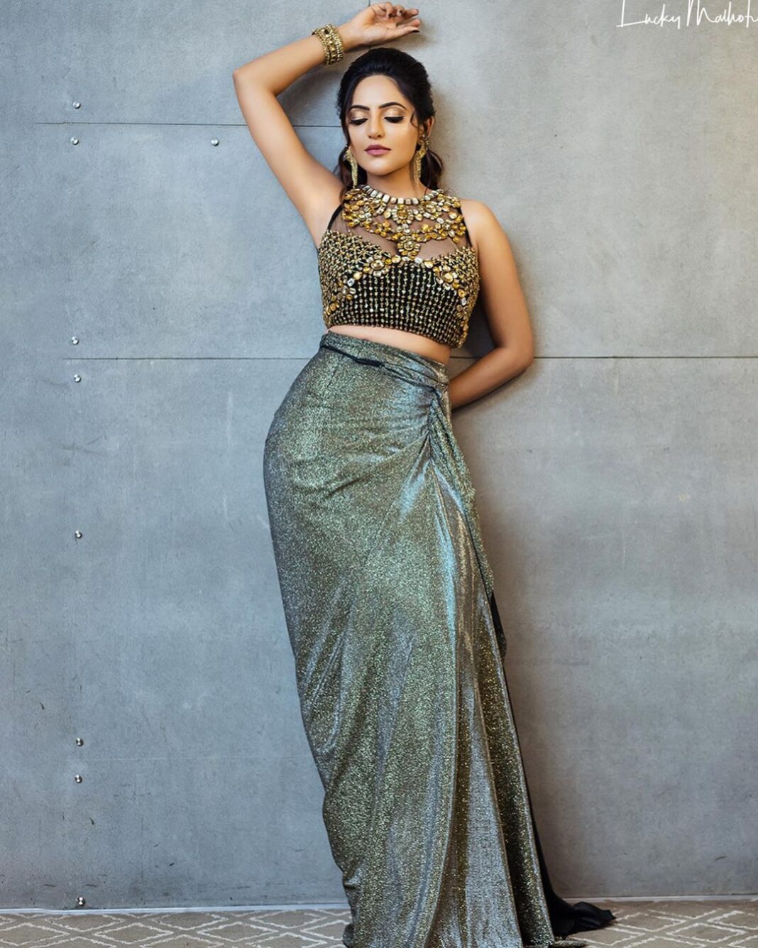 Athulya Ravi Instagram - Choose to be optimistic !! #happymorning #positivevibes! Designed & styled by @studio149 👗❤️ M&H @arupre_makeup_artist 🥰 Accessories @deepagurnani ❤️ Clicked @shotbyluckymalhotra 📸 Organised by @itsmesangeethakailash Venue @radissonbluatriabengaluru