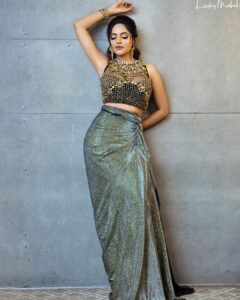 Athulya Ravi Instagram - Choose to be optimistic !! #happymorning #positivevibes! Designed & styled by @studio149 👗❤️ M&H @arupre_makeup_artist 🥰 Accessories @deepagurnani ❤️ Clicked @shotbyluckymalhotra 📸 Organised by @itsmesangeethakailash Venue @radissonbluatriabengaluru