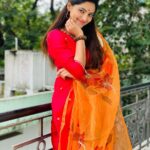 Athulya Ravi Instagram – காக்கும் கடவுள் கணேசணை நினை ! கவலைகள் அகல அவன் அருள் துணை ! இனிய விநாயகர் சதுர்த்தி நல்வாழ்த்துக்கள் 🥰 #happyvinayagarchathurthi #ganapathybappamoriya !! 
Salwar from @muksweta 👗