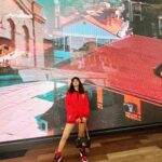 Avneet Kaur Instagram – Striking different poses in different moods at the CIP Lounge in Istanbul airport!❤️😍✨ @goturkiye @turkishairlines @turkiyetourism_in Turkish Airlines Business Class Lounge Istanbul International Airport