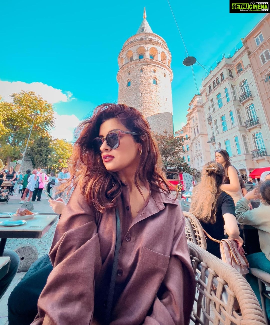 Avneet Kaur Instagram - Having san sabastian cheesecake and Turkish coffee in front of the beautiful Galata Tower on the busy istiklal street!❤️😍 what a vibe! @turkiyetourism_in @goturkiye #istanbulisthenewcool #GoTürkiye Galata Tower Istanbul