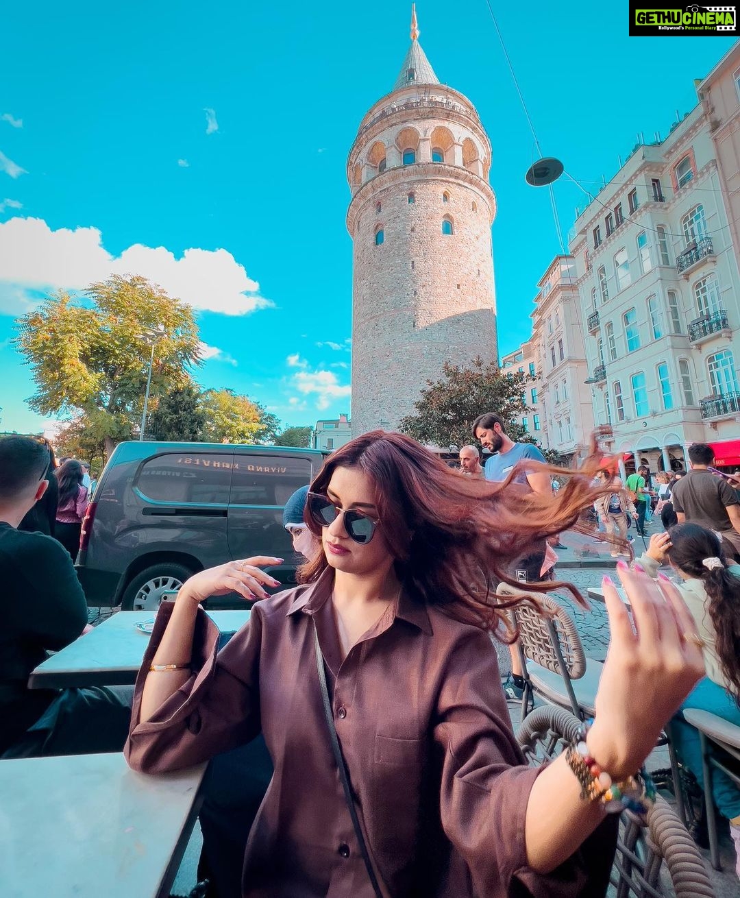 Avneet Kaur Instagram - Having san sabastian cheesecake and Turkish coffee in front of the beautiful Galata Tower on the busy istiklal street!❤️😍 what a vibe! @turkiyetourism_in @goturkiye #istanbulisthenewcool #GoTürkiye Galata Tower Istanbul
