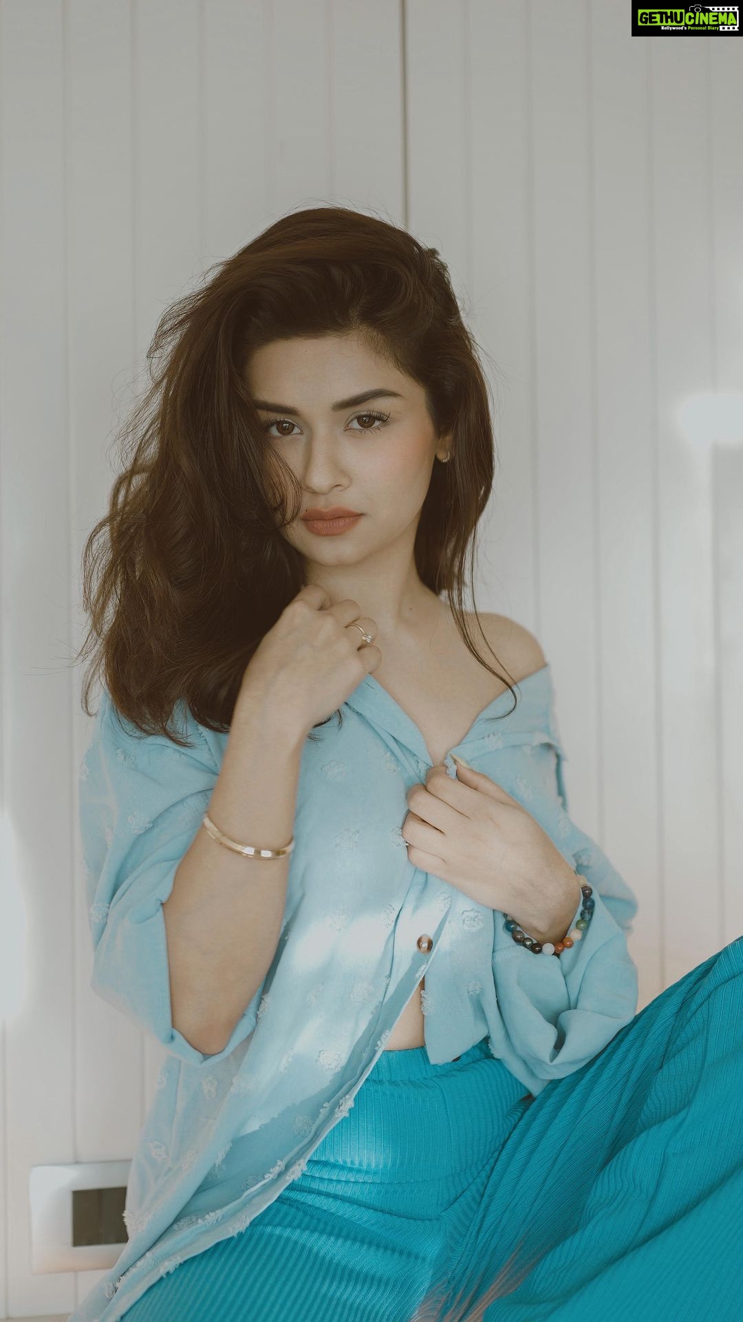 Avneet Kaur Instagram - Watch “Udan Patolas Season 2” for FREE only on @amazonminitv on the Amazon Shopping #AmazonminiTV #GirlGang #WatchFree #udanpatolas #Season2
