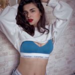 Avneet Kaur Instagram - Lounging….💙🥵