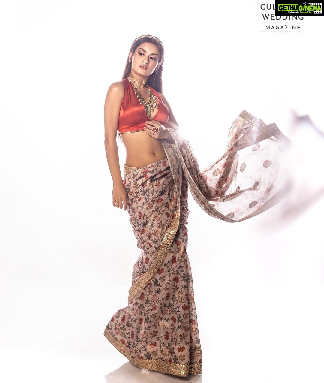 Avneet Kaur Instagram - Desi girl ❤️ Cover star: @avneetkaur_13 Magazine: @culturedwedding Managing Editor: @yadav_manjeet Business Head: @divyanijain1925 Stylist: @juhi.ali Photographer: @ipshita.db Make-up: @sachinmakeupartist1 Hair: @shab_qureshi786 Outfit: @suwishofficial Jewellery: @meraki.mumbai @kharikajai Saree draper: @kkiranseth Location: @maximusstudiomumbai Managed by: @stellaartalent Co-ordinated by: @nadiiaamalik