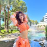 Avneet Kaur Instagram - Summer high 🧡🌴✨ Outfit: @threadnbutton Stylist : @digitallydiksha Rixos Downtwn Antalya