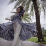 Avneet Kaur Instagram - Suhana safar aur ye mausam haseen♥️ Wearing- @sunehrikali @vblitzcommunications