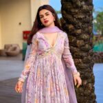 Avneet Kaur Instagram - 💜