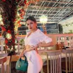 Avneet Kaur Instagram - When the sun goes down and the band won’t play I’ll always remember us this way.❤️✨ Shirt- @baesic_world Pants- @hm Heels- @londonrag_in Bag & jewellery- @accessorizeindiaofficial Mumbai, Maharashtra
