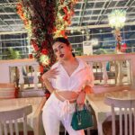 Avneet Kaur Instagram - When the sun goes down and the band won’t play I’ll always remember us this way.❤️✨ Shirt- @baesic_world Pants- @hm Heels- @londonrag_in Bag & jewellery- @accessorizeindiaofficial Mumbai, Maharashtra